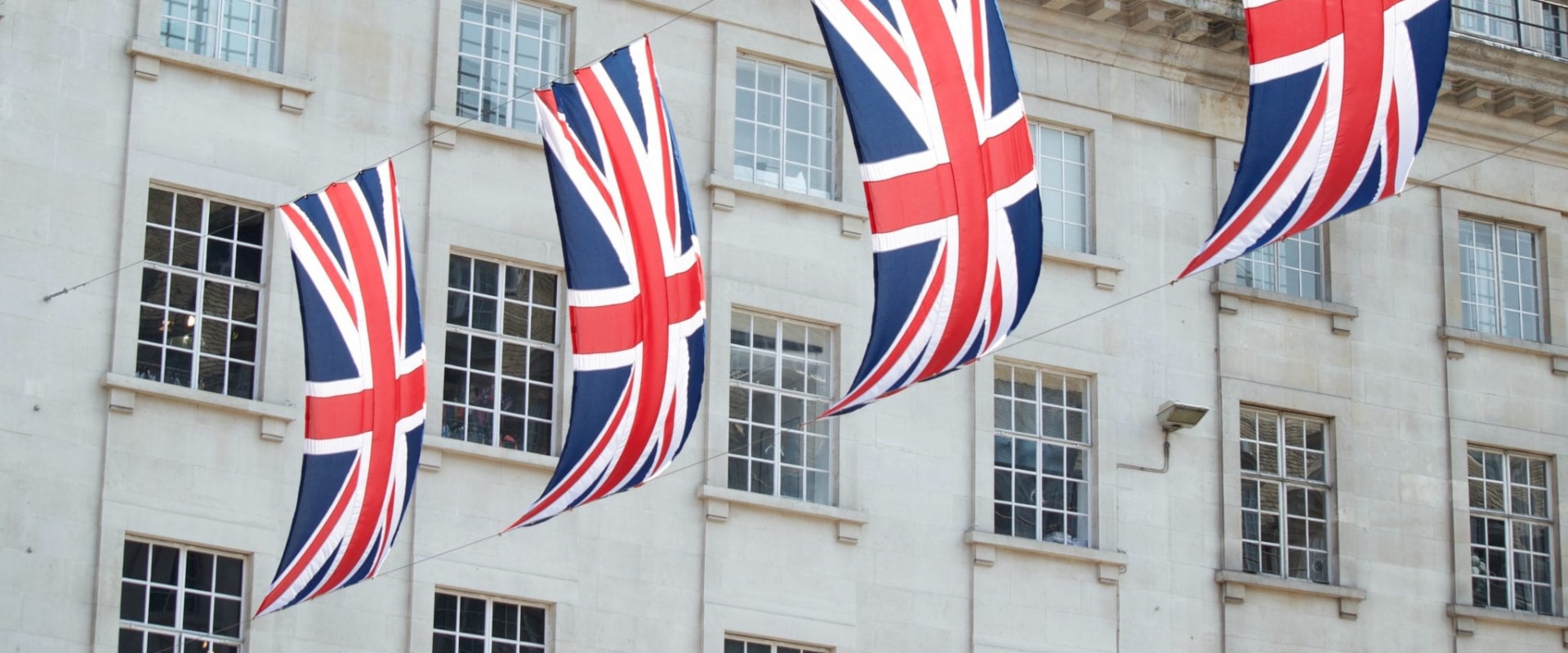 How easy is it to find affordable healthcare in london, england?