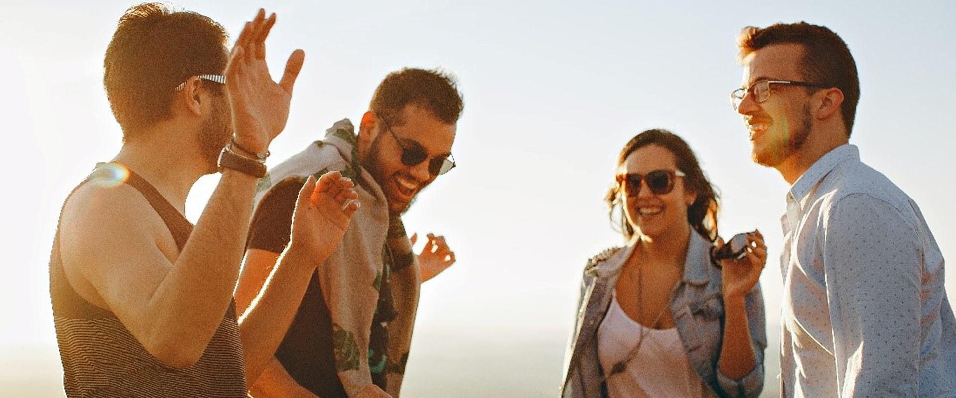 How can a foreigner make friends in london?